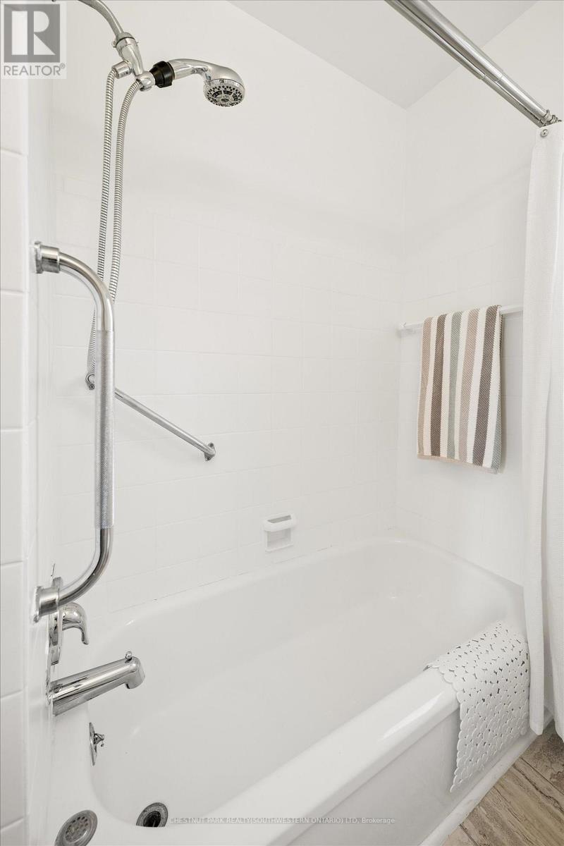 56 Suffolk Avenue Property Photo 21