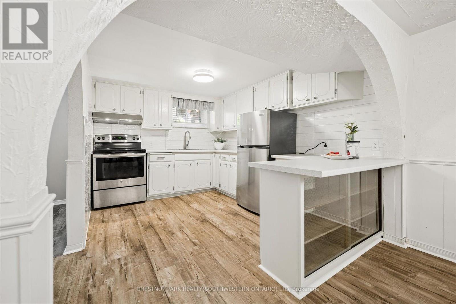 56 Suffolk Avenue Property Photo 27