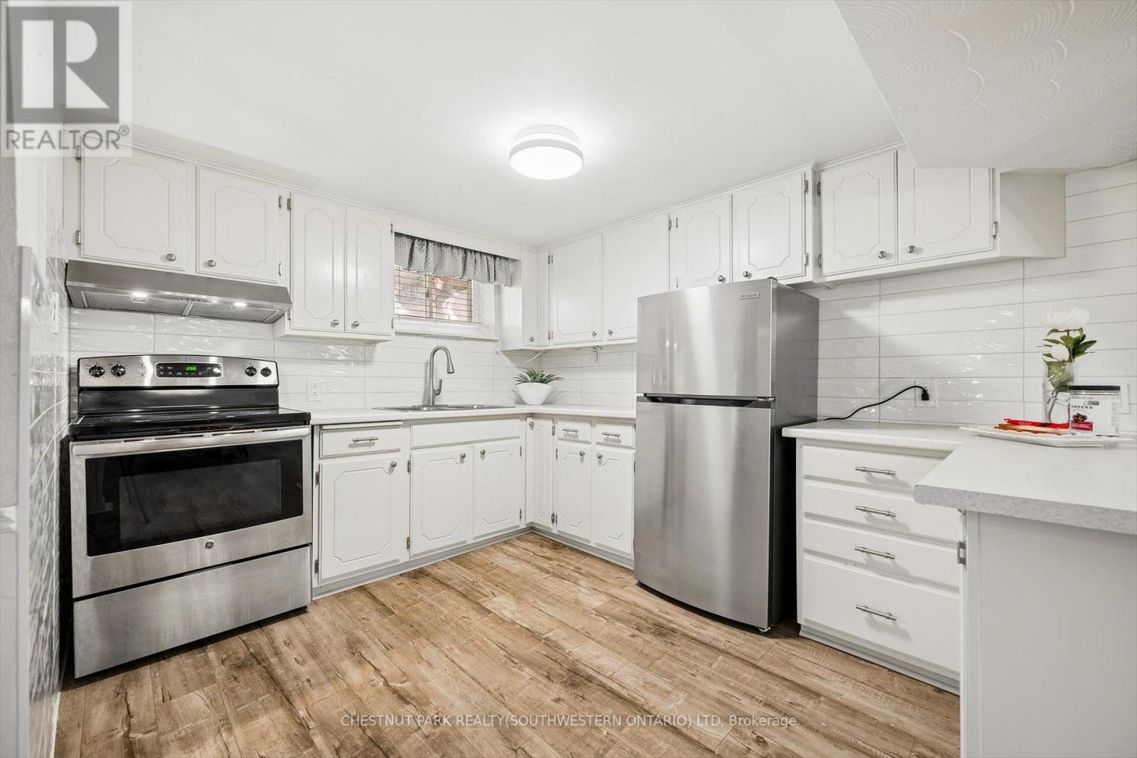 56 Suffolk Avenue Property Photo 28