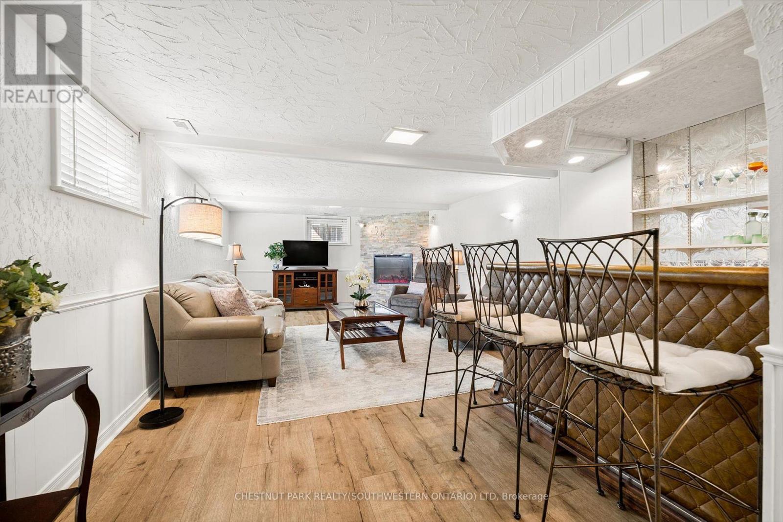 56 Suffolk Avenue Property Photo 29