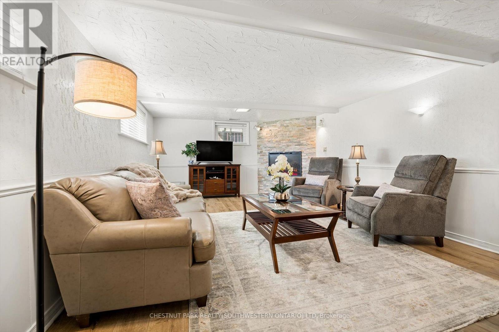 56 Suffolk Avenue Property Photo 31