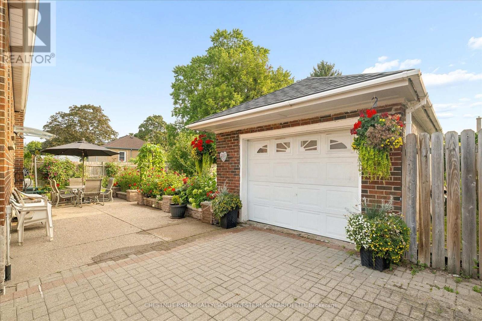 56 Suffolk Avenue Property Photo 39
