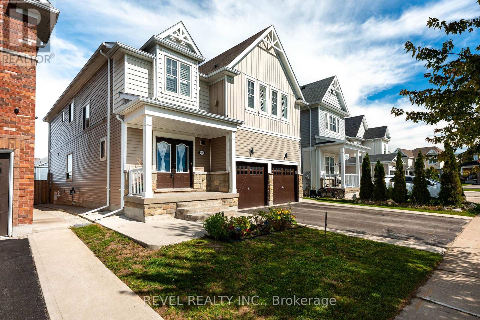 409 Tansley Street Property Photo 2
