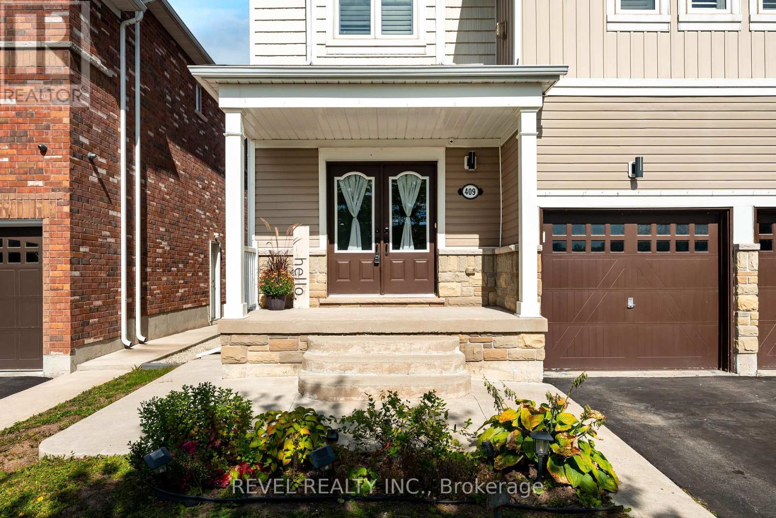409 Tansley Street Property Photo 9