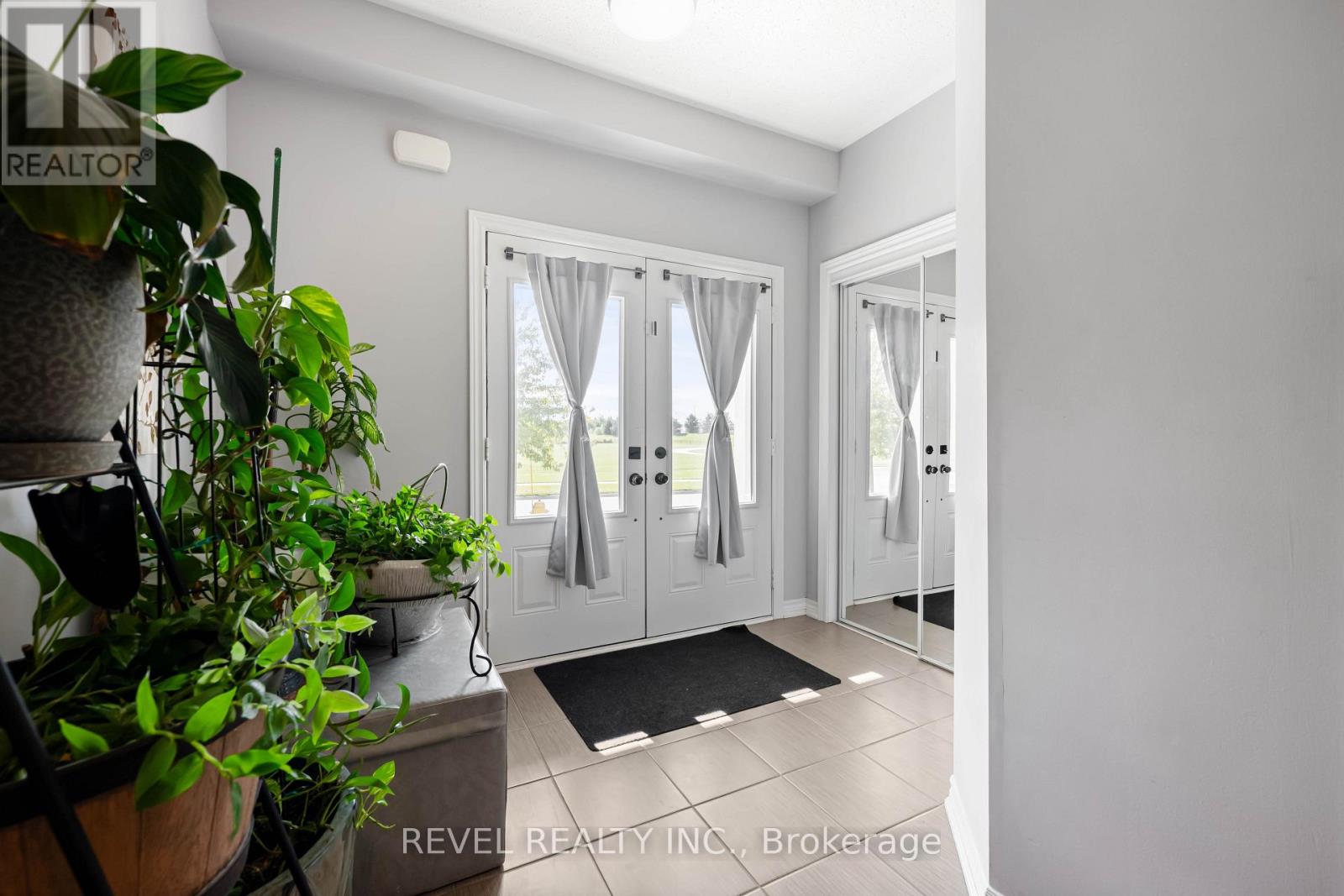 409 Tansley Street Property Photo 10
