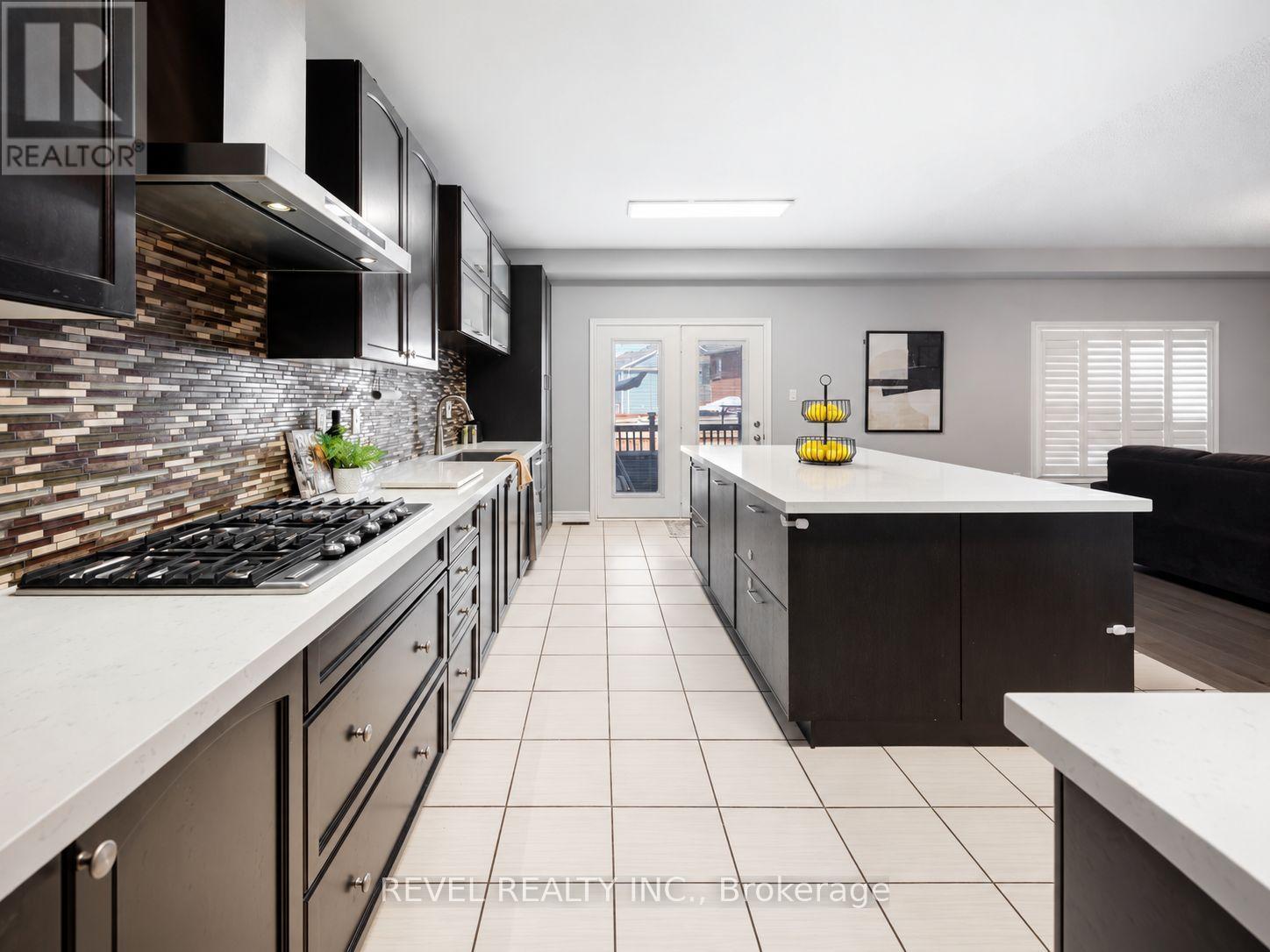 409 Tansley Street Property Photo 24