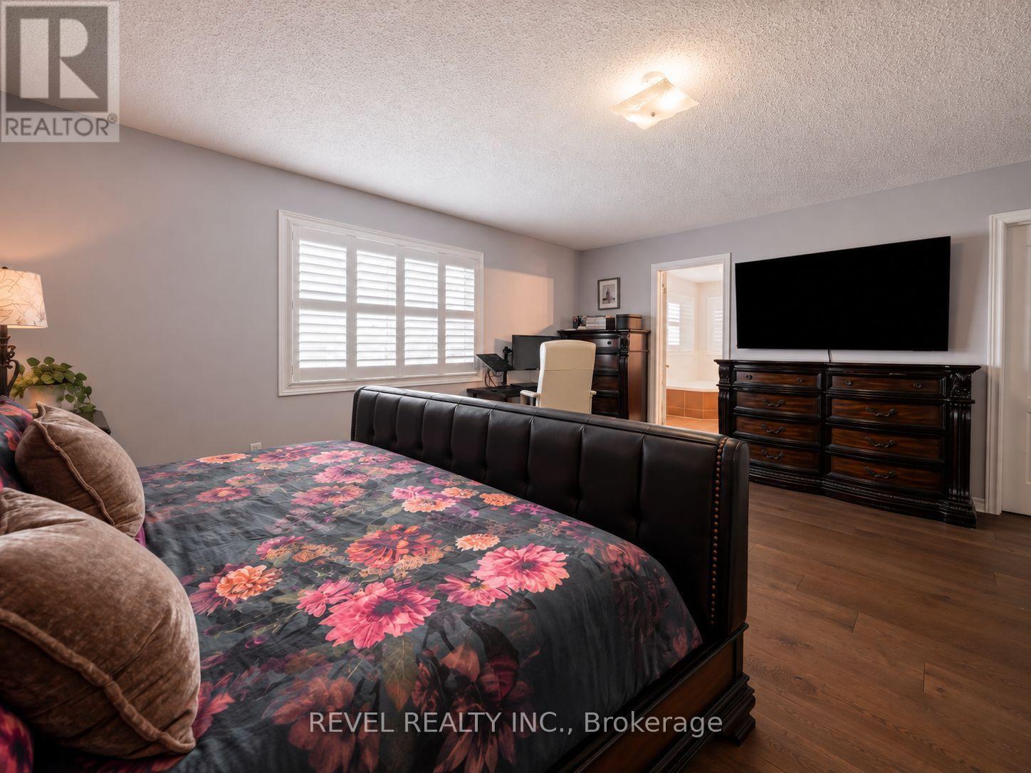 409 Tansley Street Property Photo 31