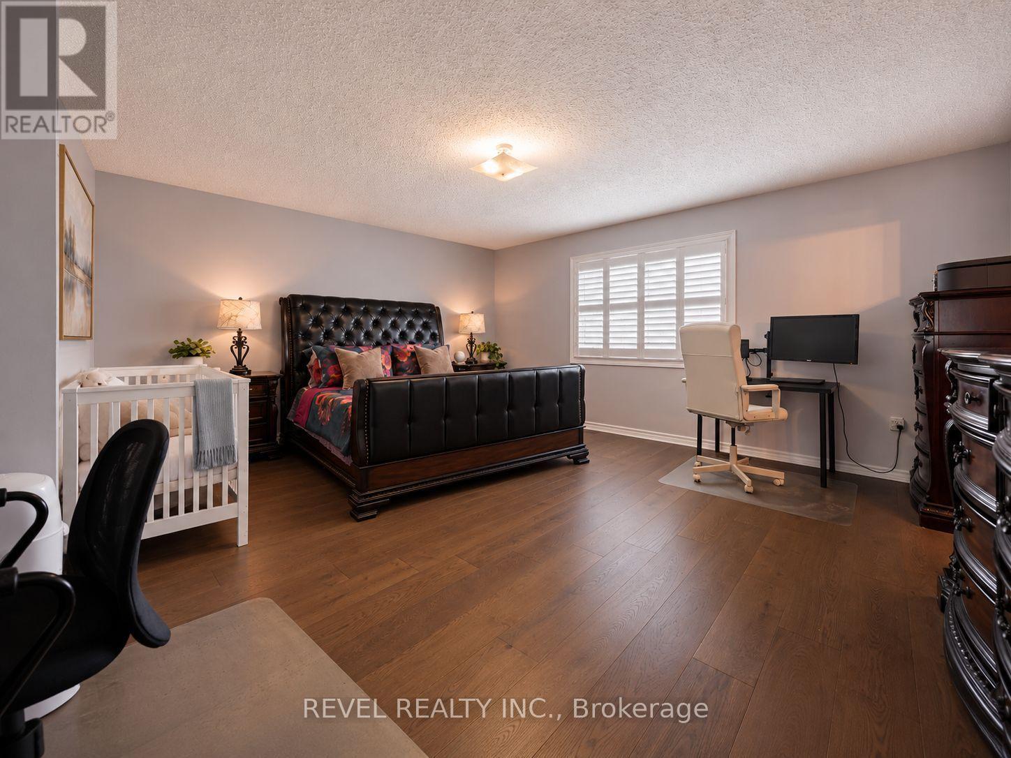 409 Tansley Street Property Photo 32