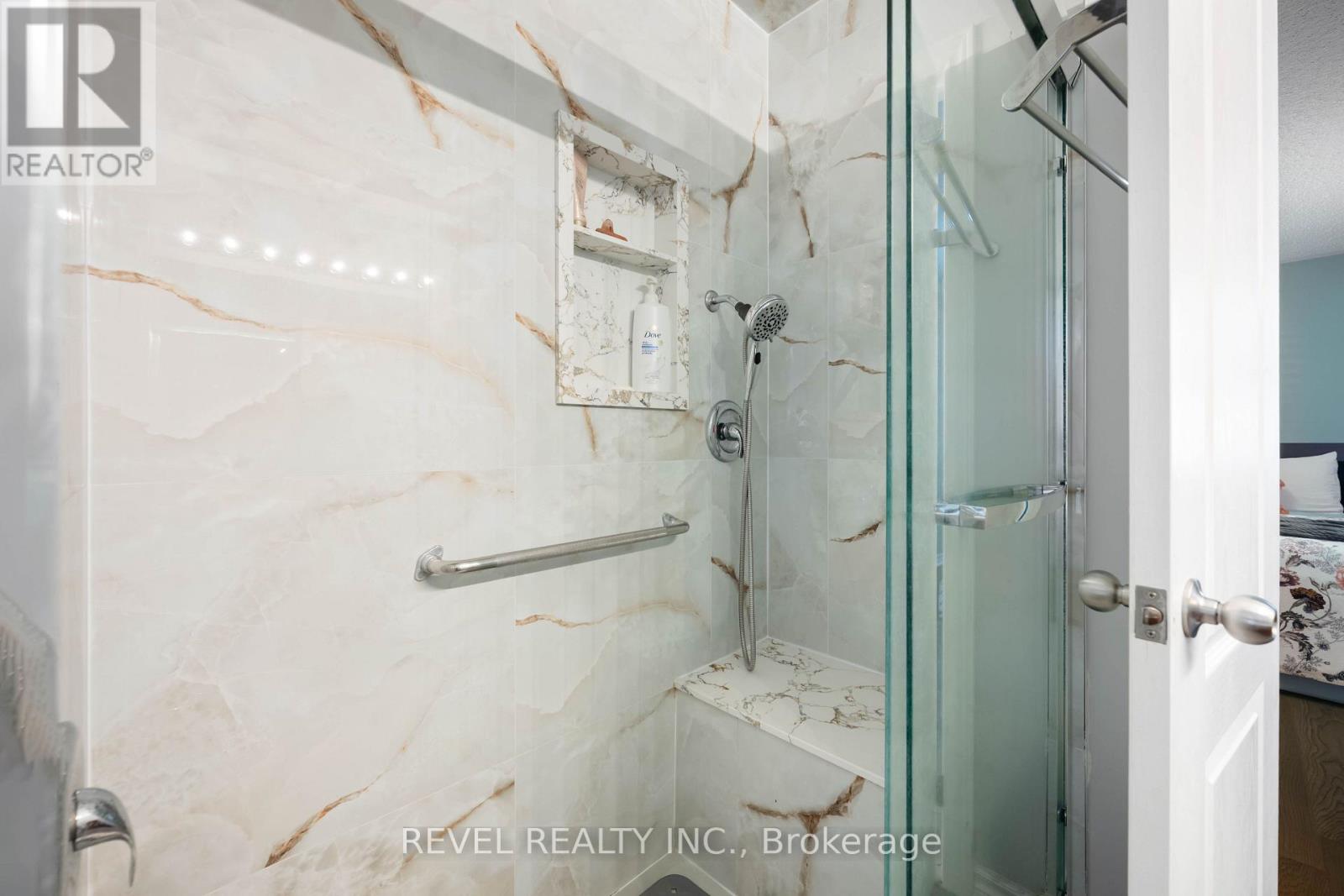 409 Tansley Street Property Photo 35