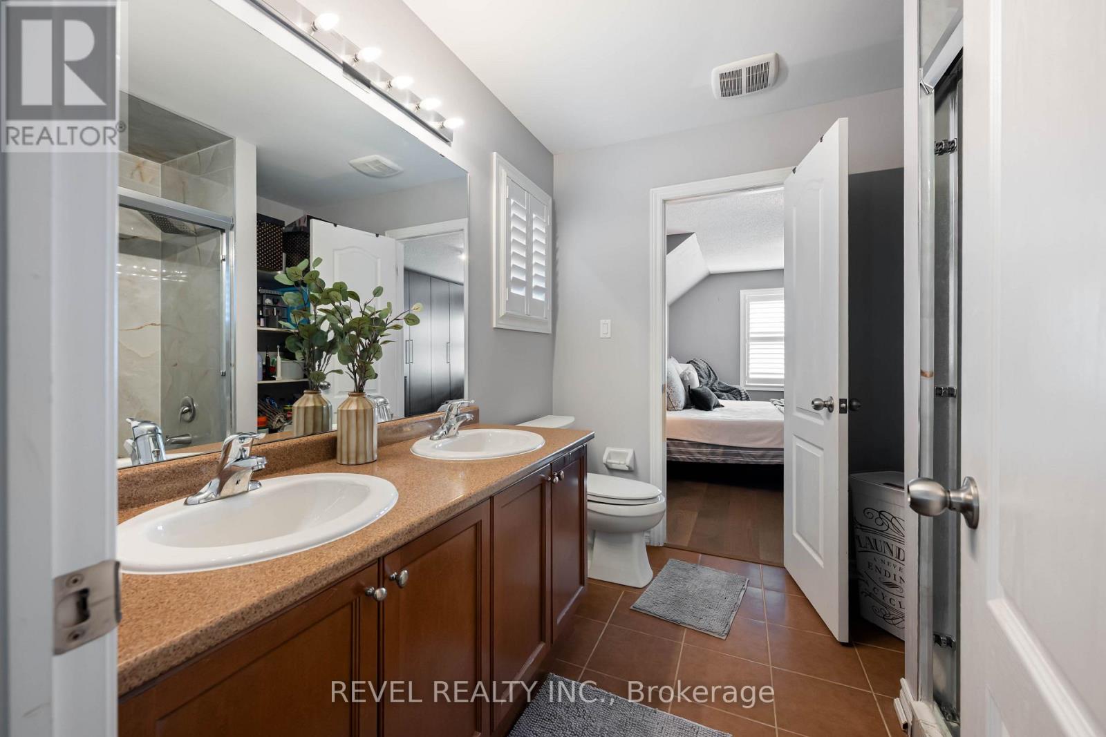 409 Tansley Street Property Photo 36