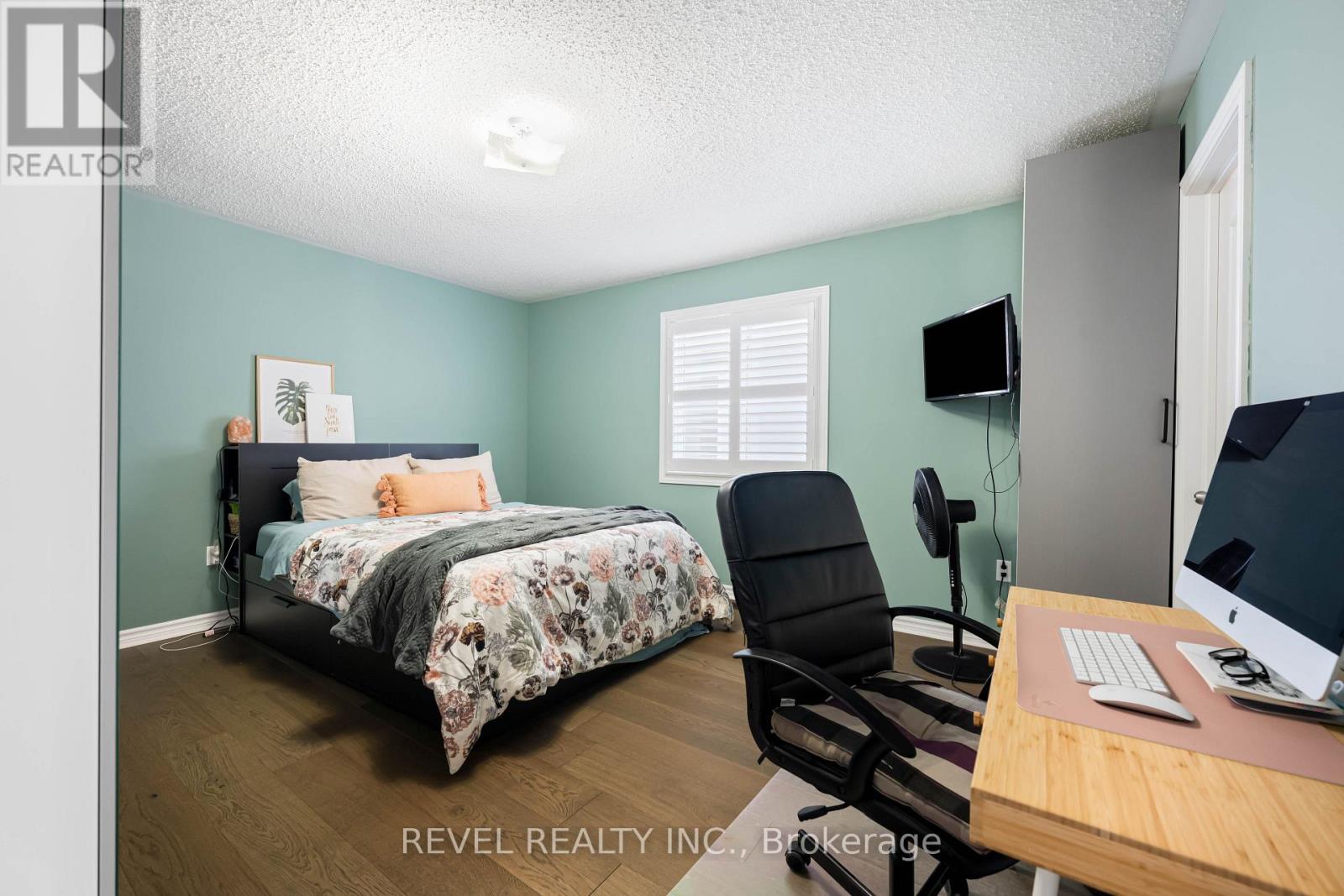 409 Tansley Street Property Photo 38