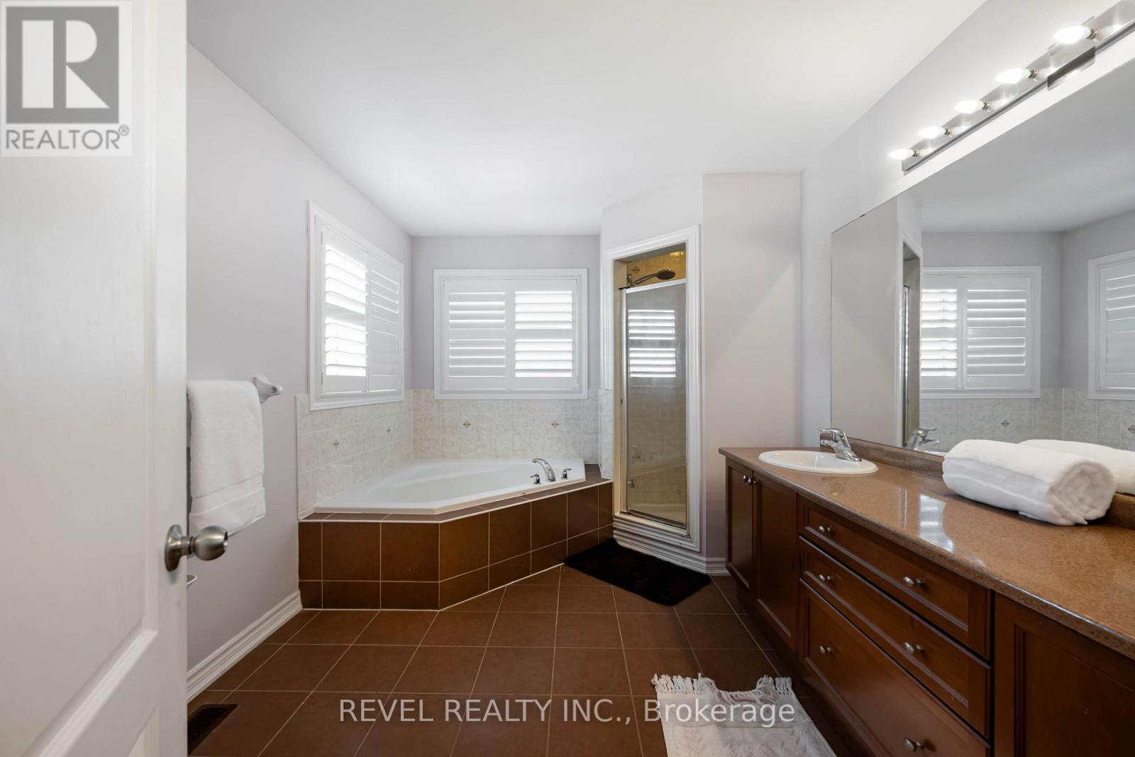409 Tansley Street Property Photo 41