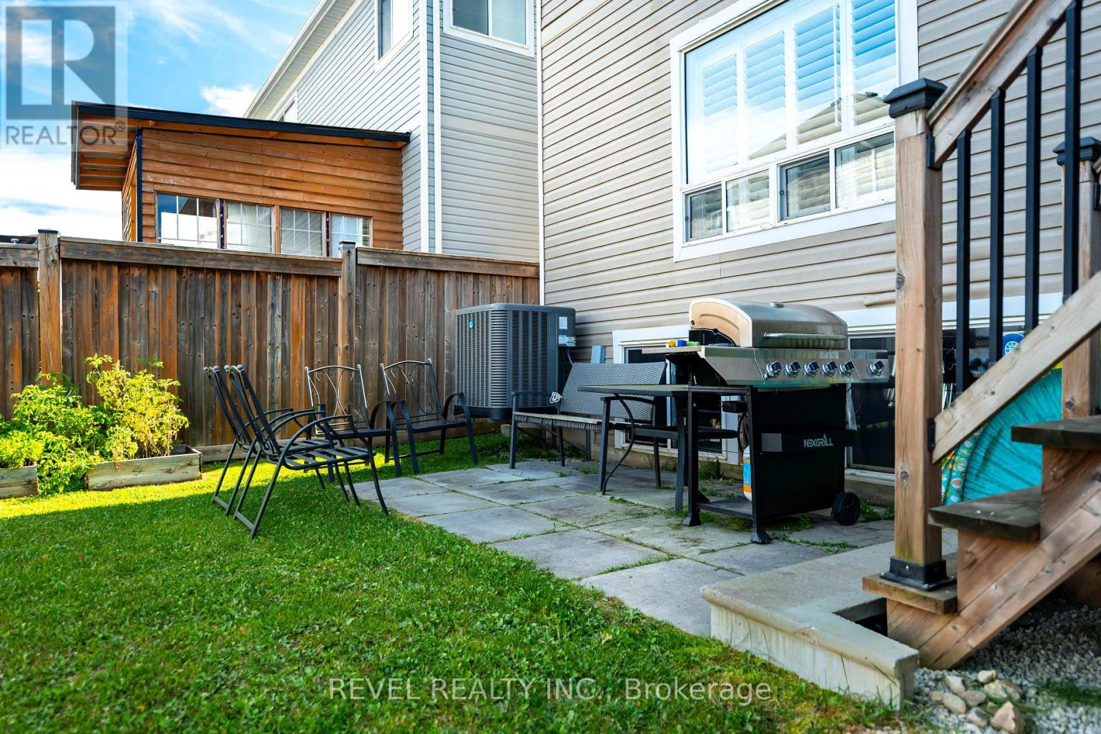 409 Tansley Street Property Photo 46