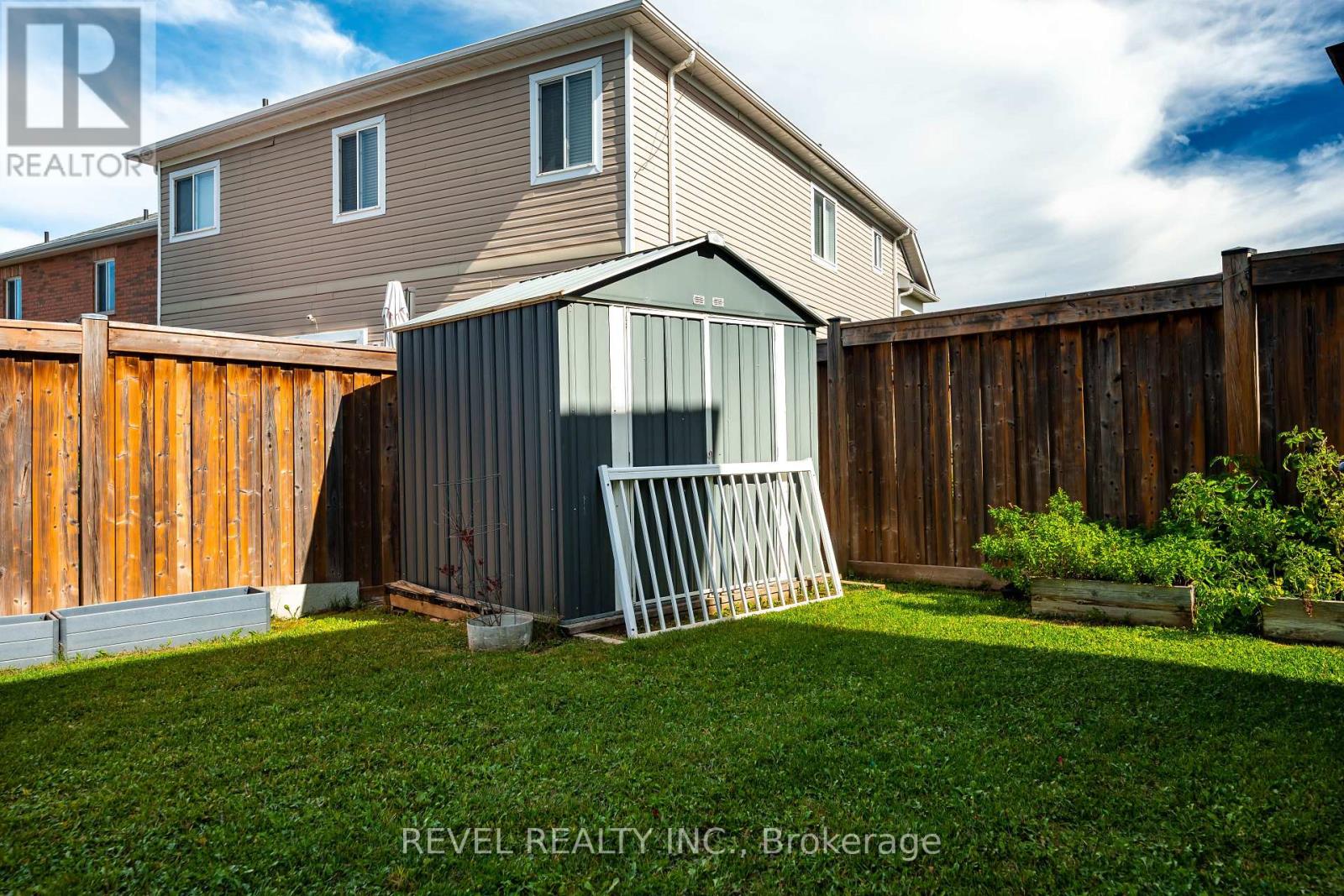 409 Tansley Street Property Photo 47