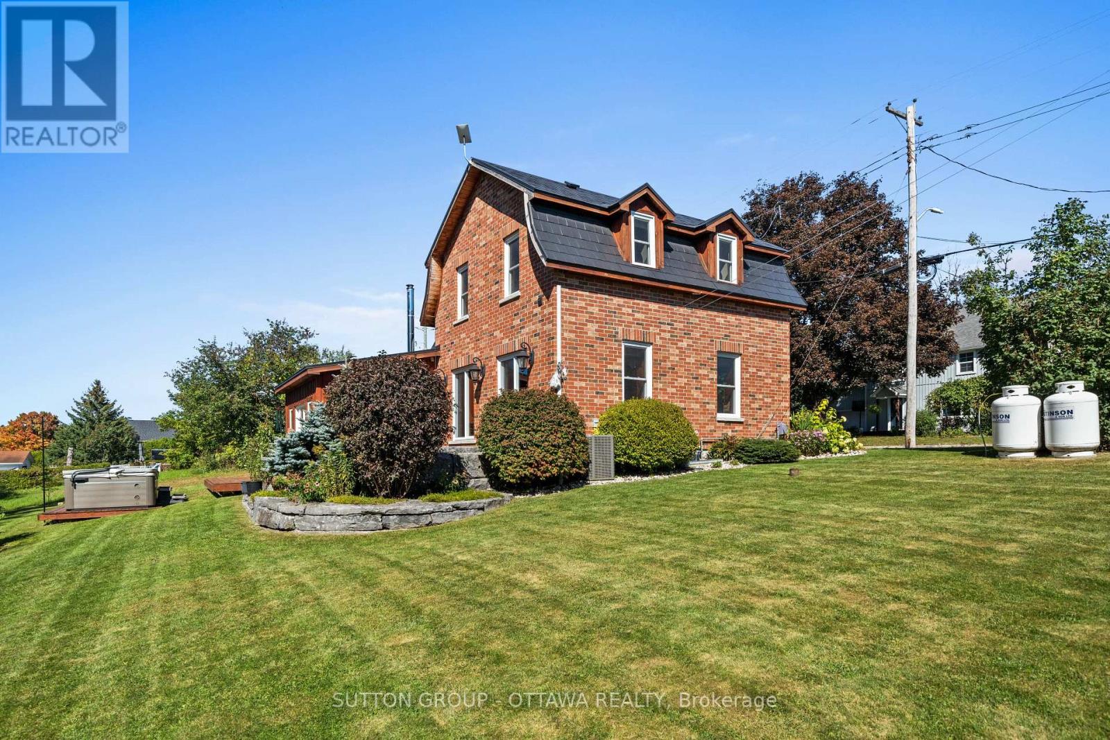 40 Sabourin Street Property Photo 32