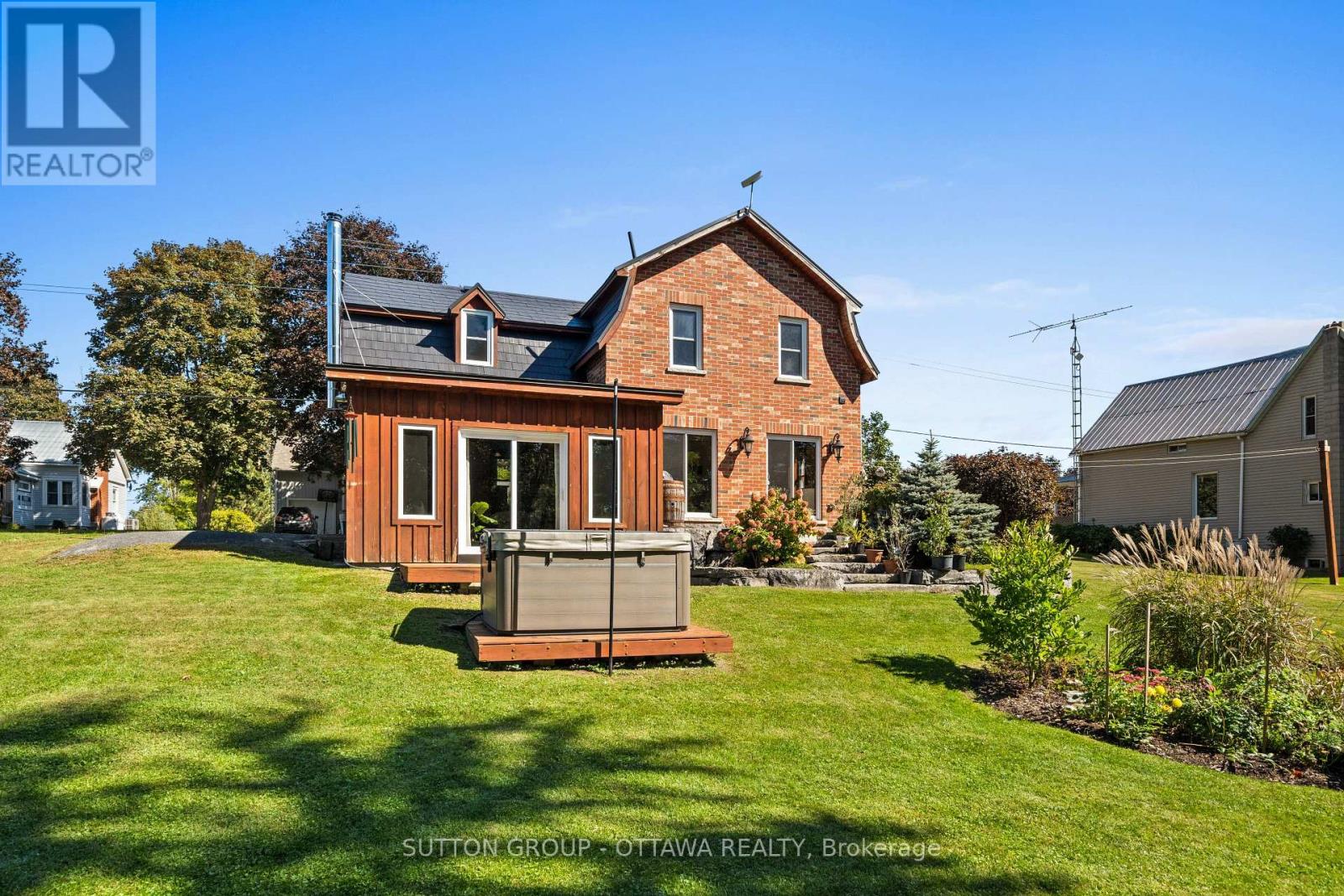 40 Sabourin Street Property Photo 34