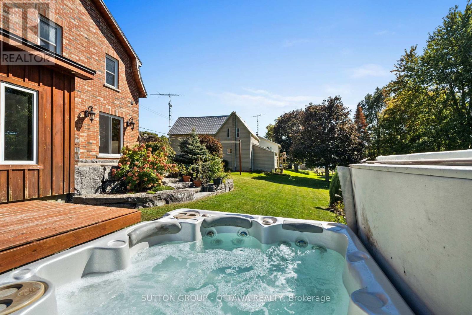 40 Sabourin Street Property Photo 37