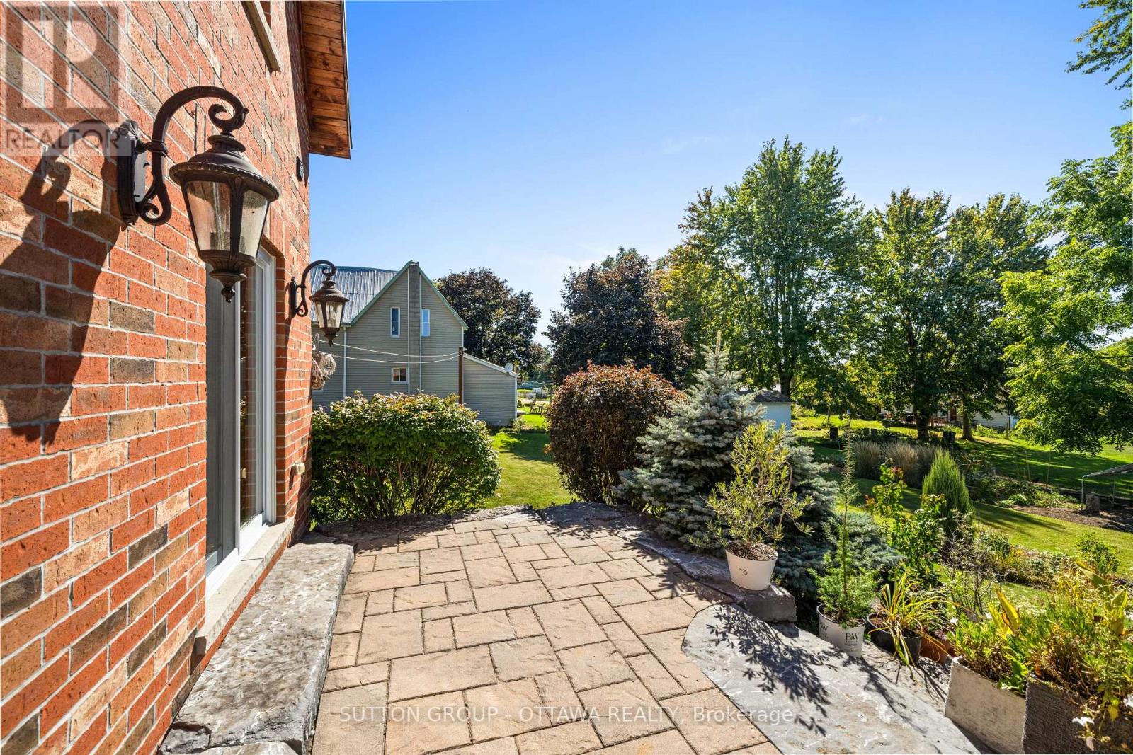 40 Sabourin Street Property Photo 38