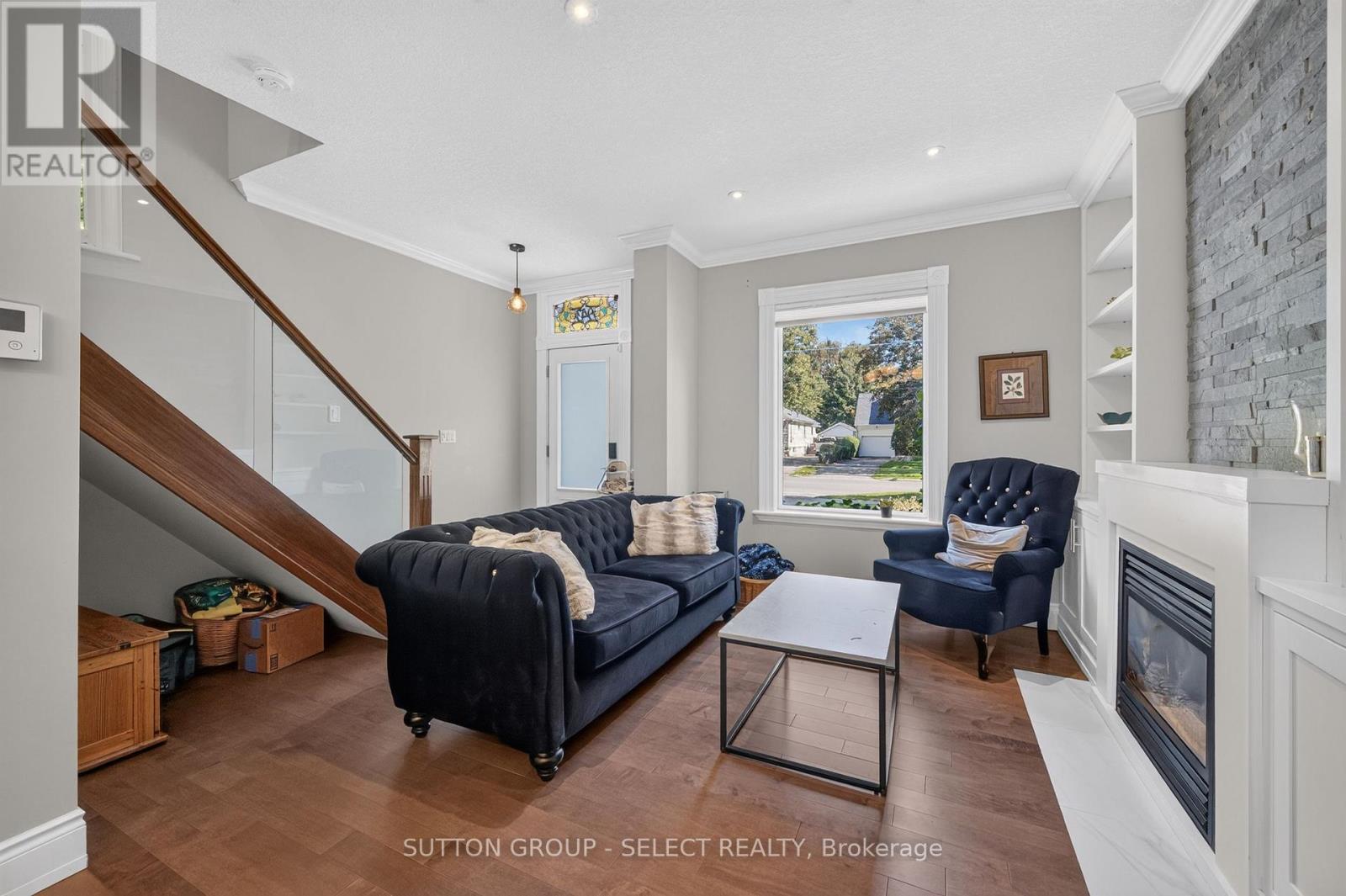 943 Colborne Street Property Photo 4