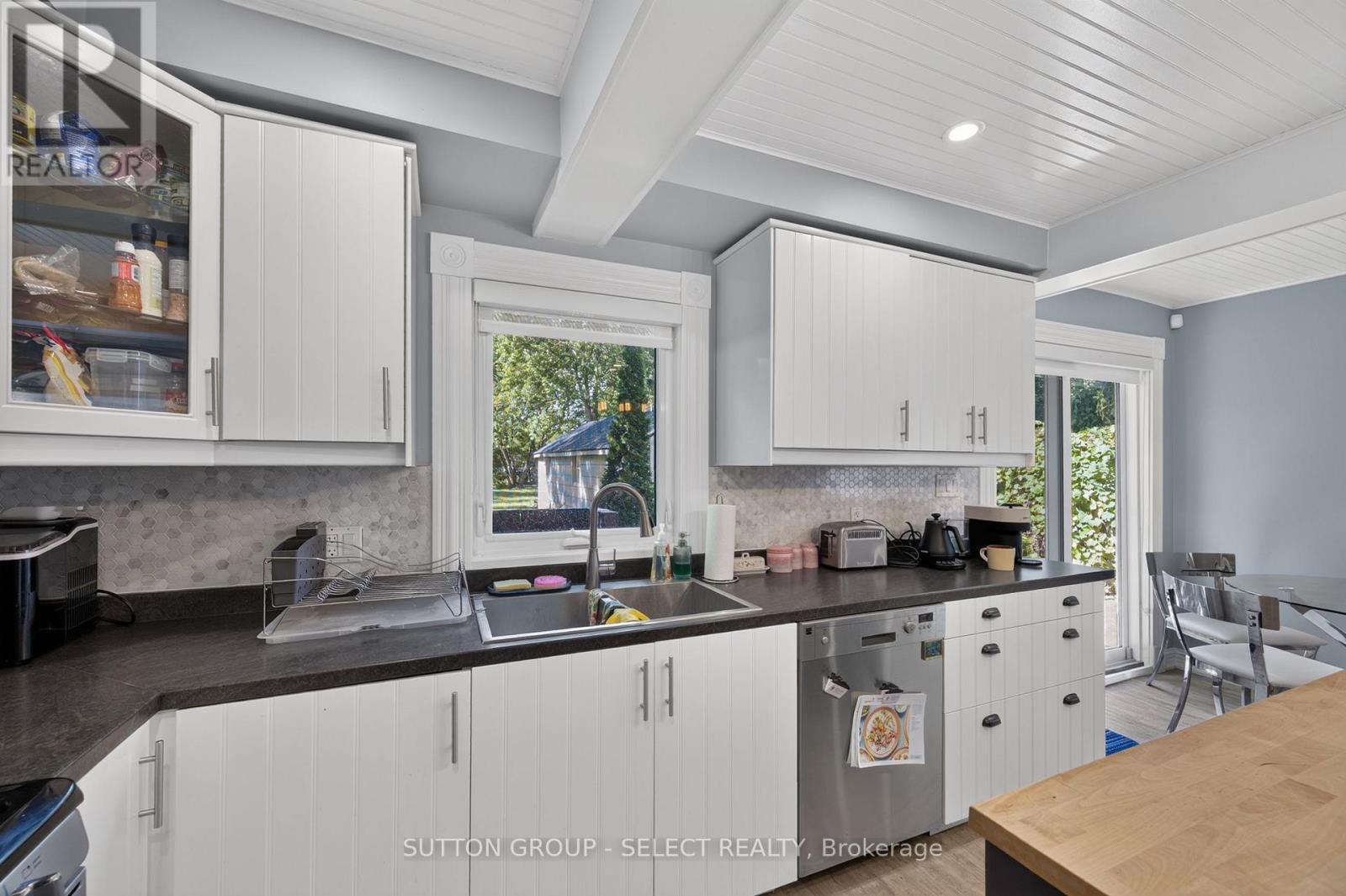 943 Colborne Street Property Photo 11