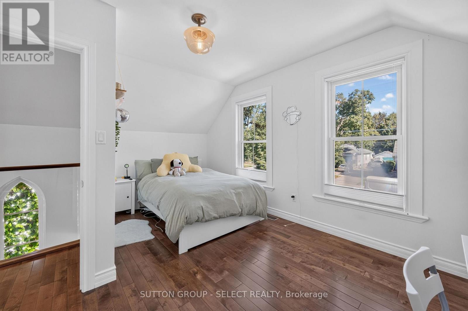 943 Colborne Street Property Photo 18
