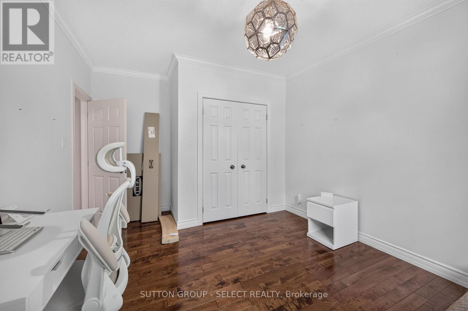 943 Colborne Street Property Photo 23