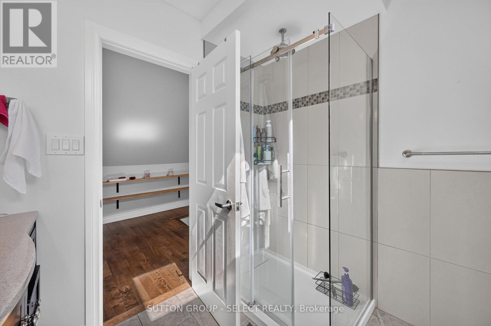 943 Colborne Street Property Photo 24