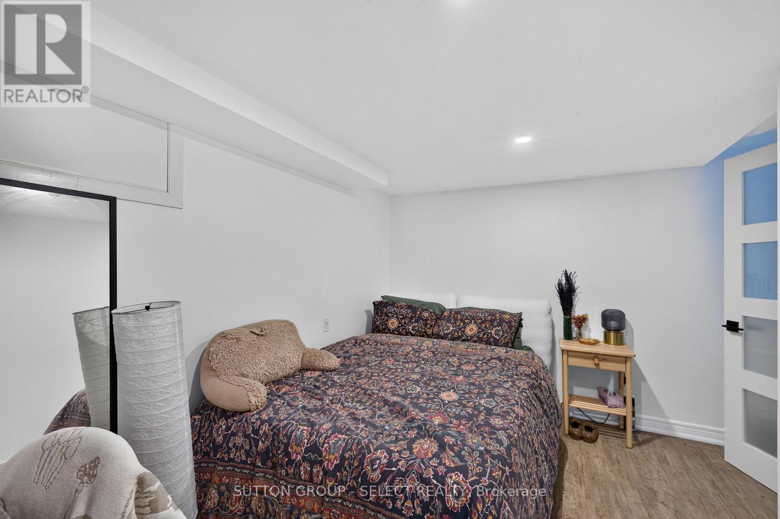 943 Colborne Street Property Photo 28