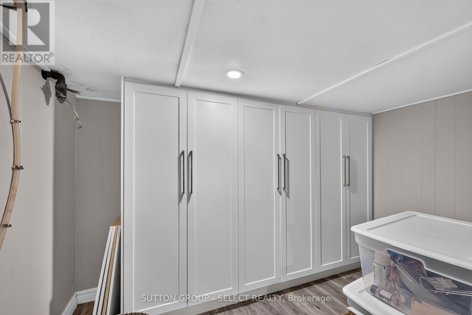 943 Colborne Street Property Photo 30