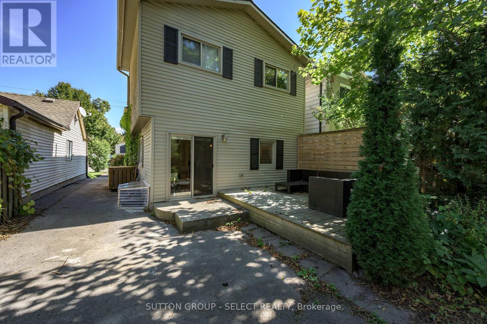 943 Colborne Street Property Photo 35