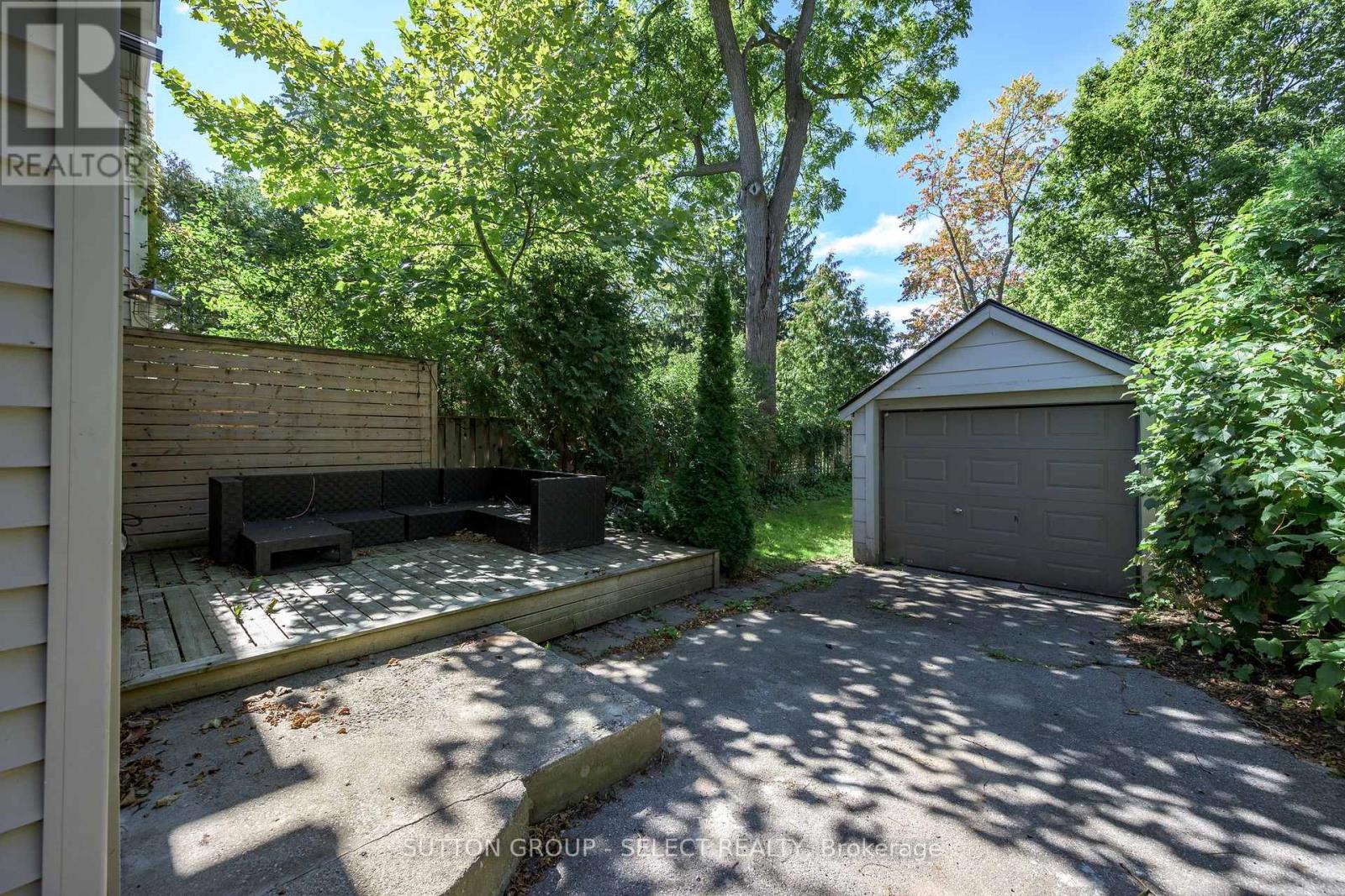 943 Colborne Street Property Photo 36