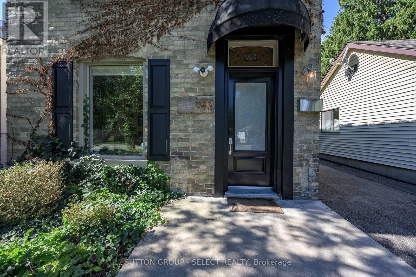943 Colborne Street Property Photo 37