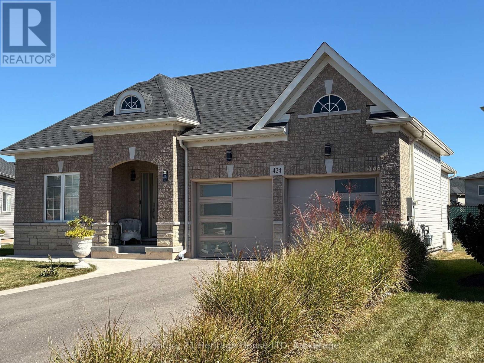 424 WILLIAMS CRESCENT