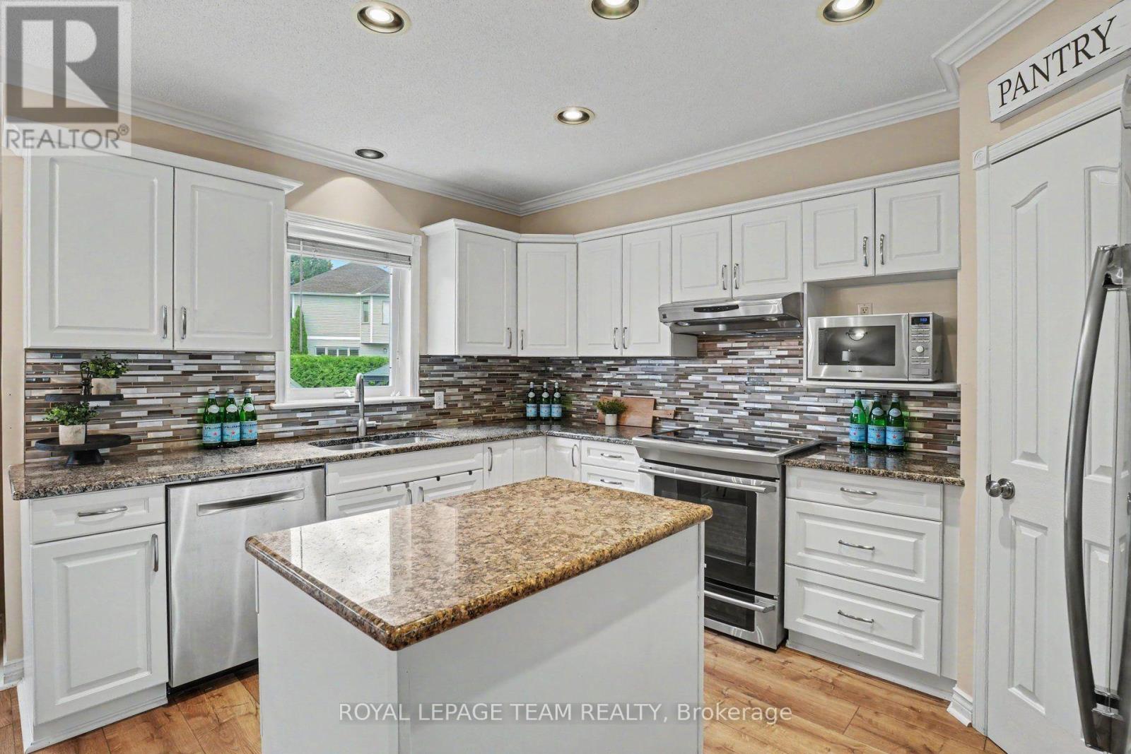 14 Elk Island Court Property Photo 9