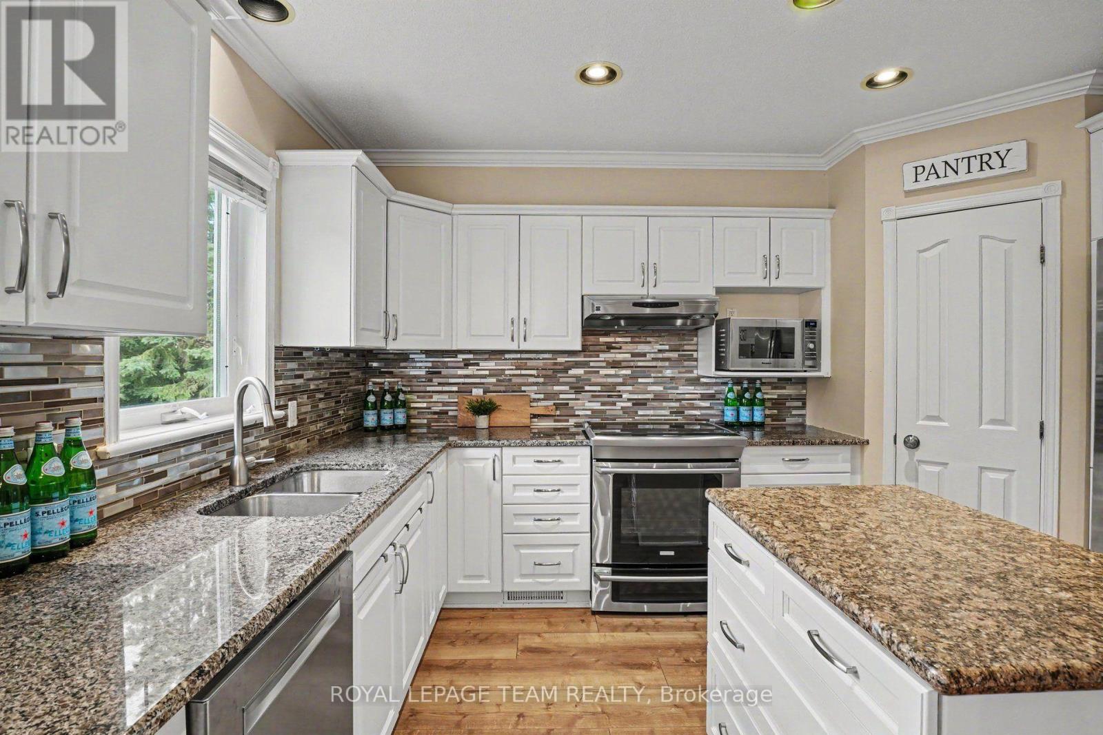 14 Elk Island Court Property Photo 10