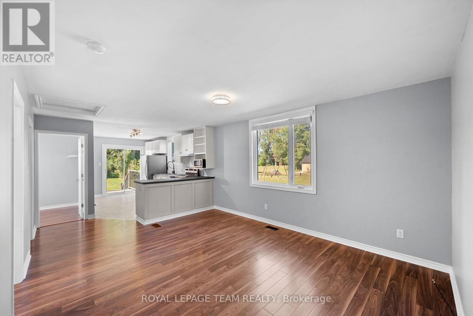 2952 Lough Road Property Photo 5