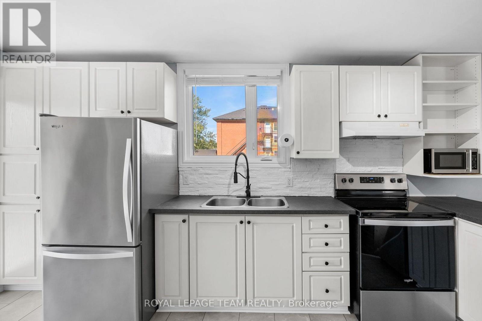 2952 Lough Road Property Photo 8