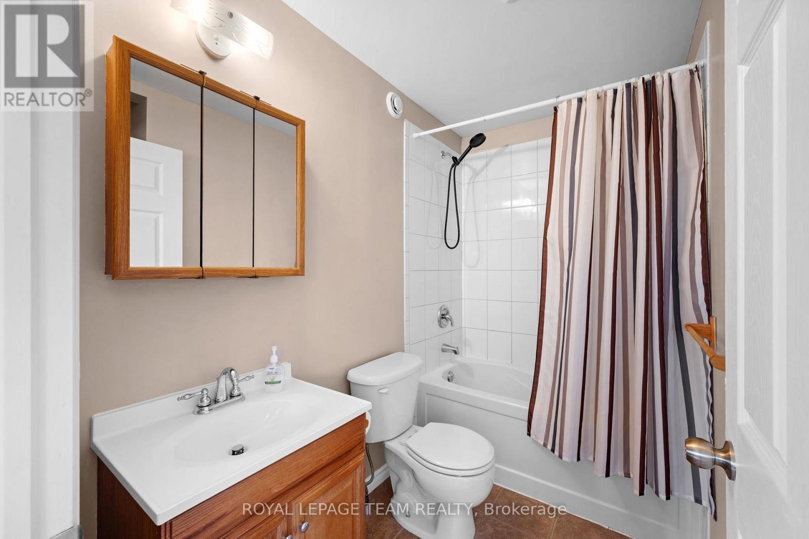 2952 Lough Road Property Photo 14