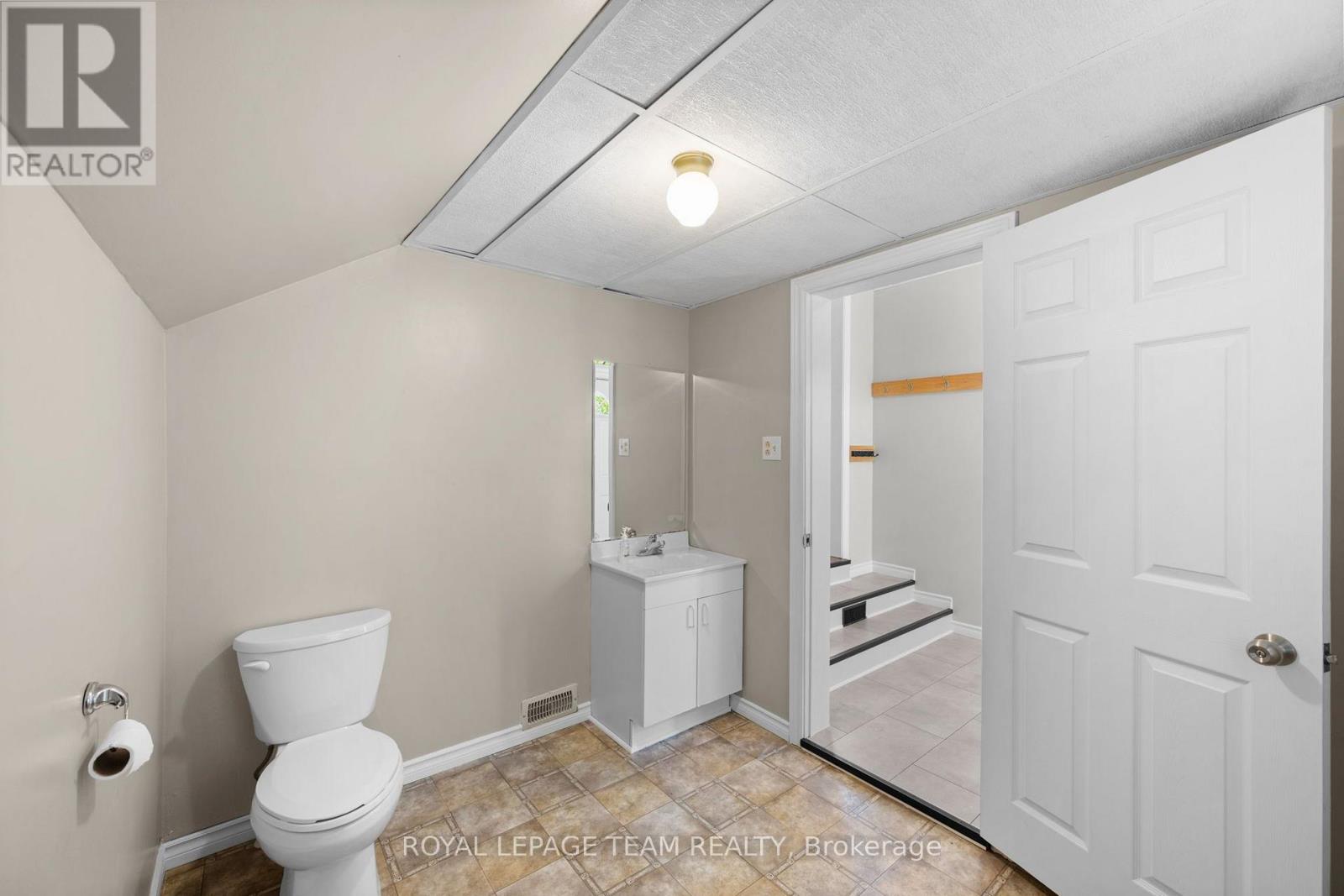 2952 Lough Road Property Photo 16