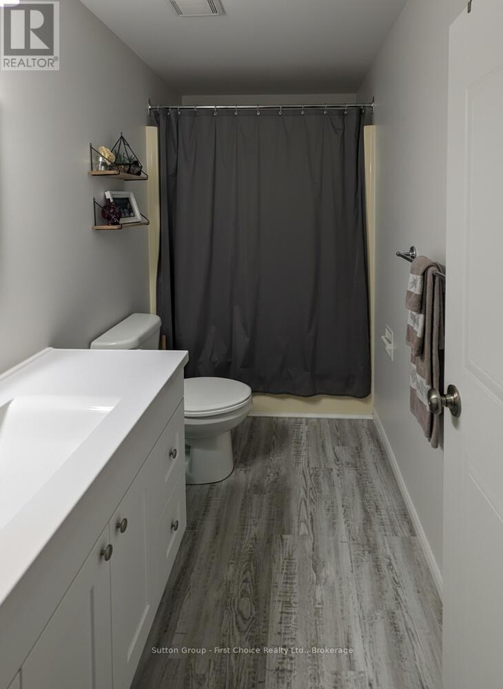 18 Moderwell Street Property Photo 9
