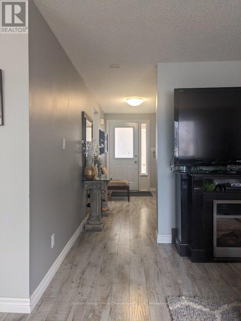 18 Moderwell Street Property Photo 12
