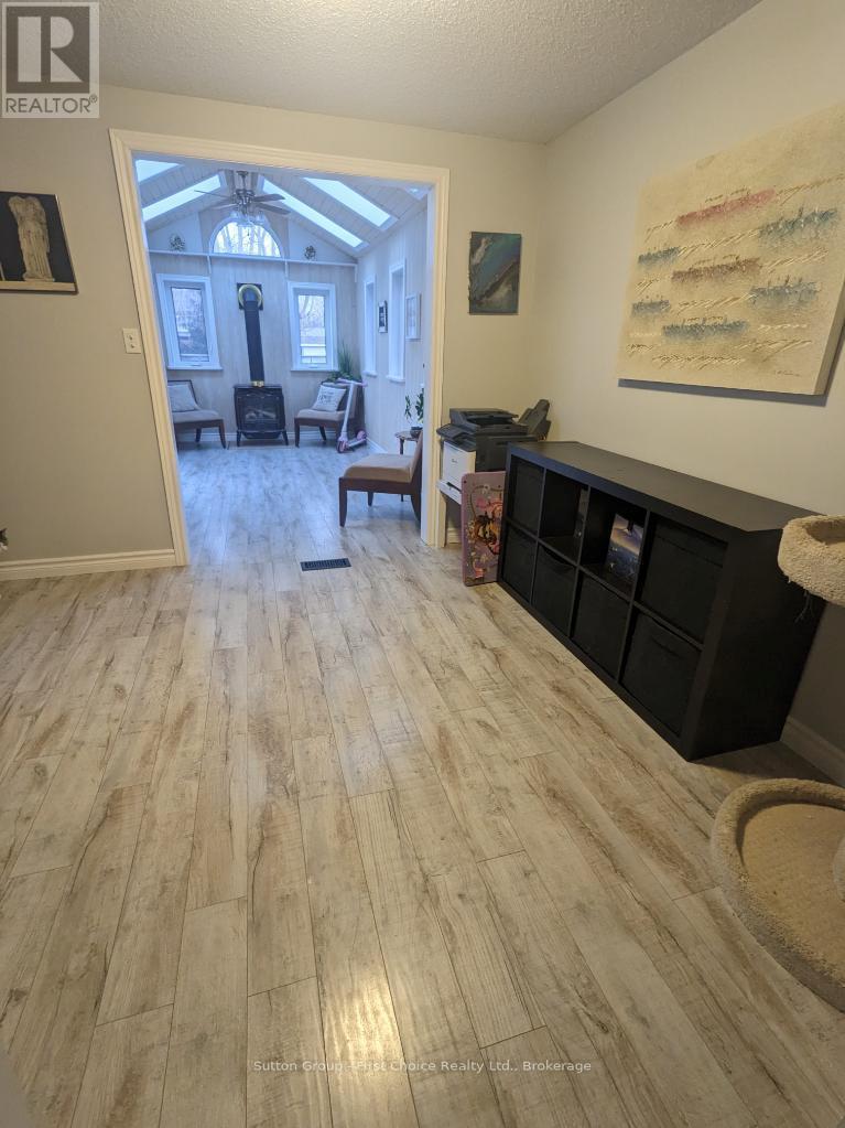18 Moderwell Street Property Photo 13