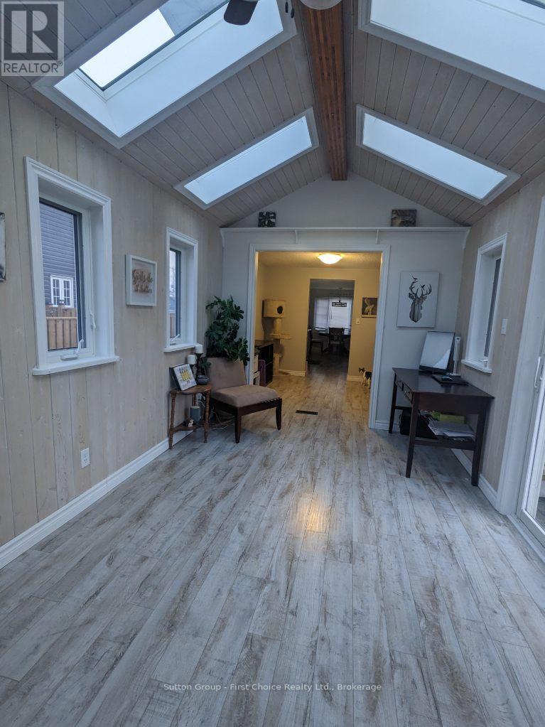 18 Moderwell Street Property Photo 14