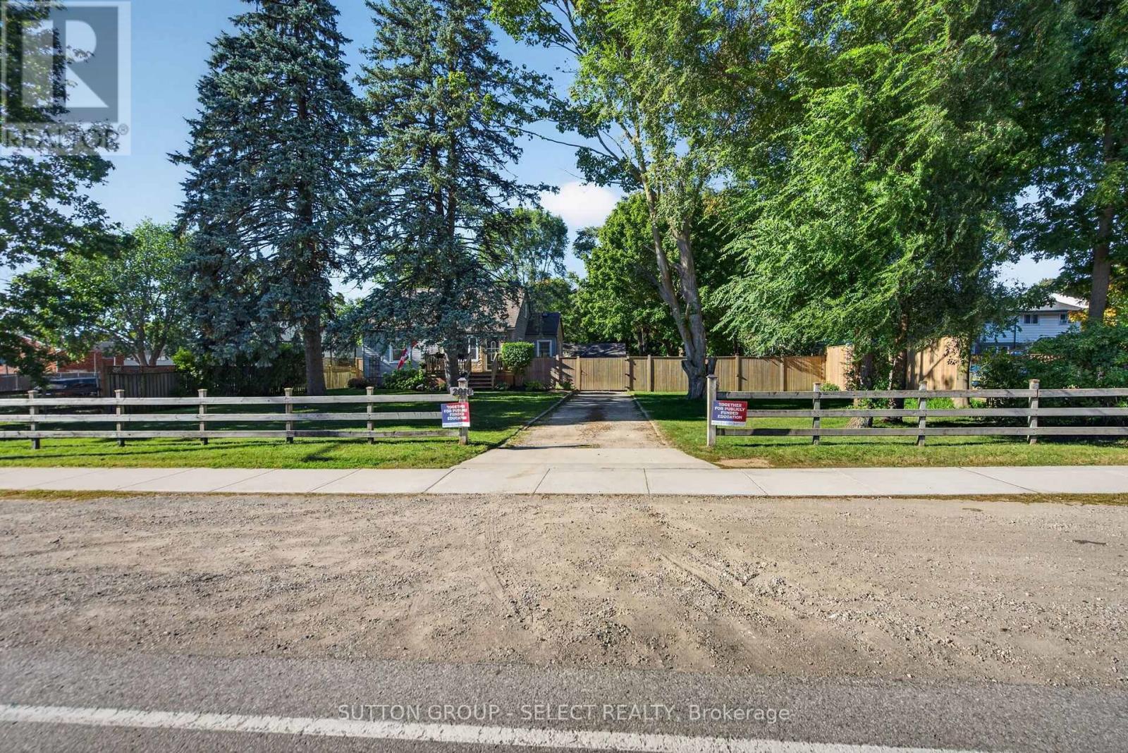 2010 Trafalgar Street Property Photo 2