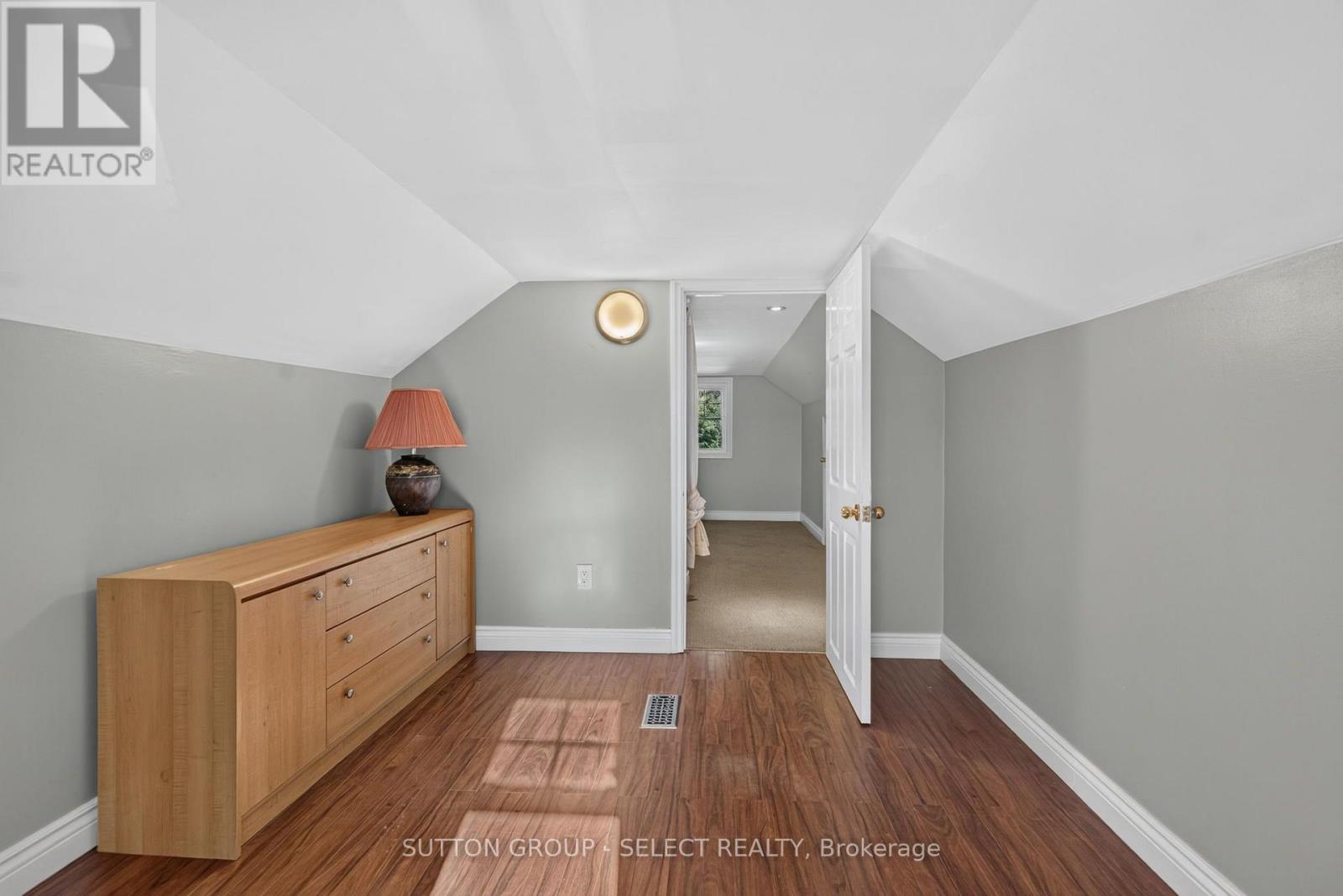 2010 Trafalgar Street Property Photo 21
