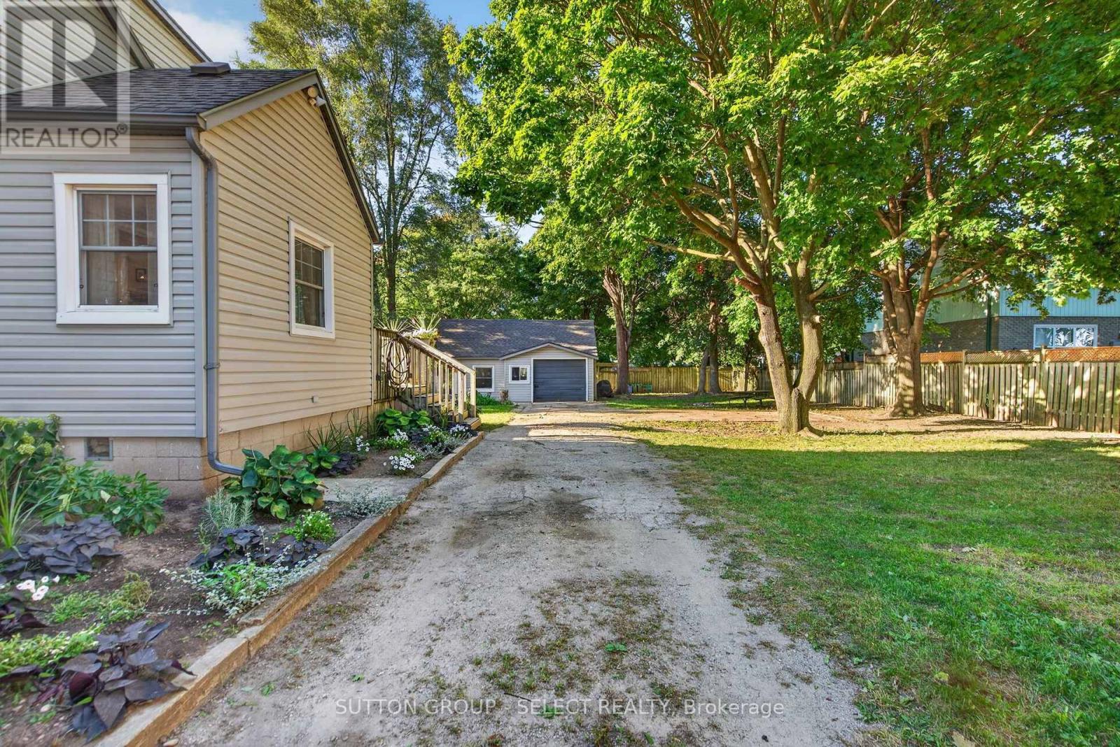 2010 Trafalgar Street Property Photo 32