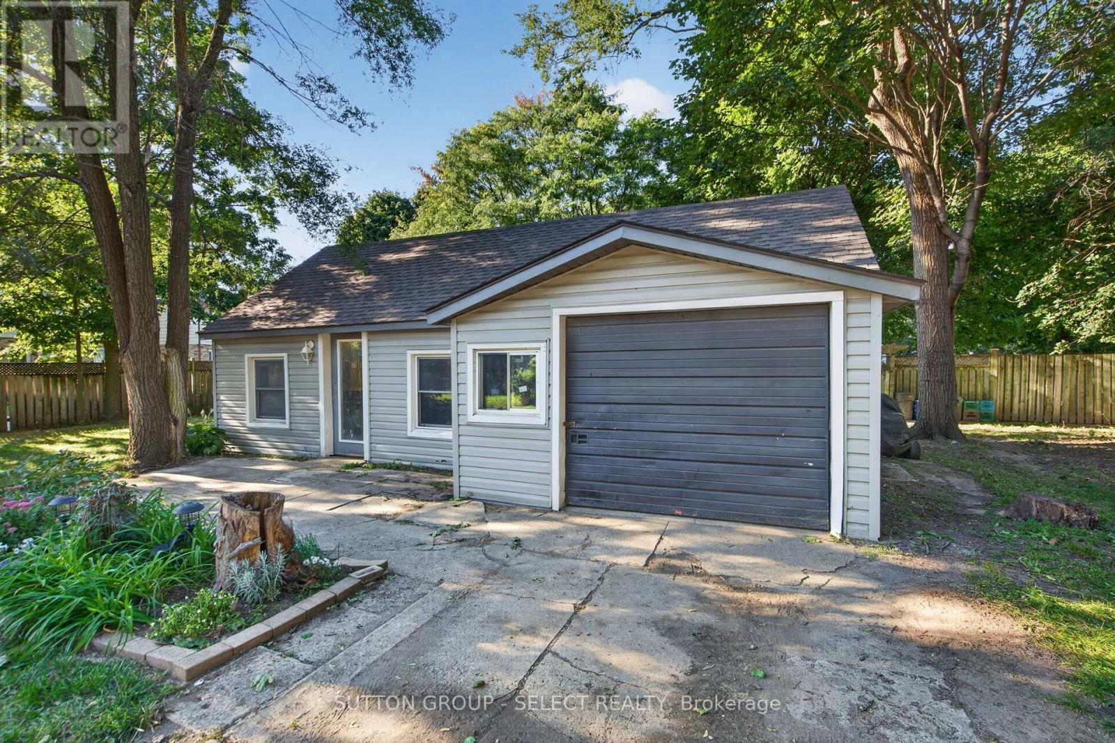 2010 Trafalgar Street Property Photo 35