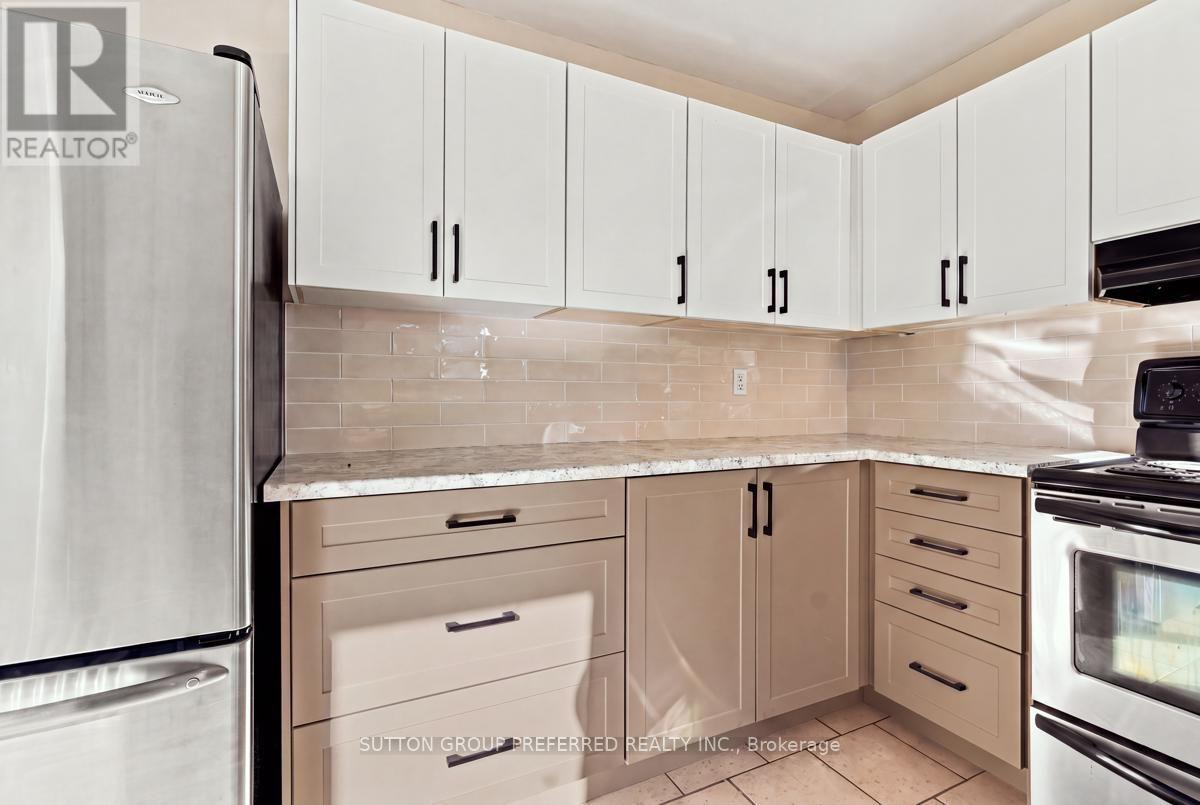 32 - 1318 Highbury Avenue N Property Photo 7
