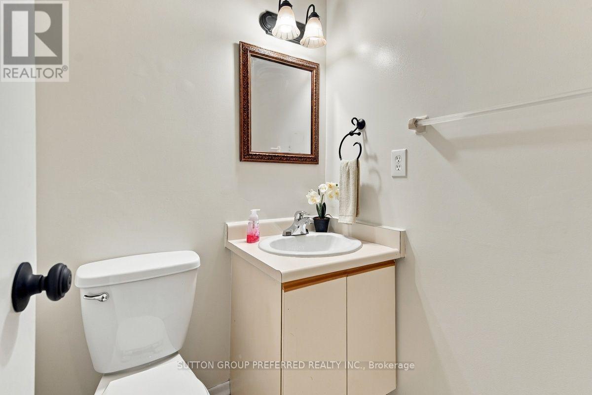 32 - 1318 Highbury Avenue N Property Photo 13