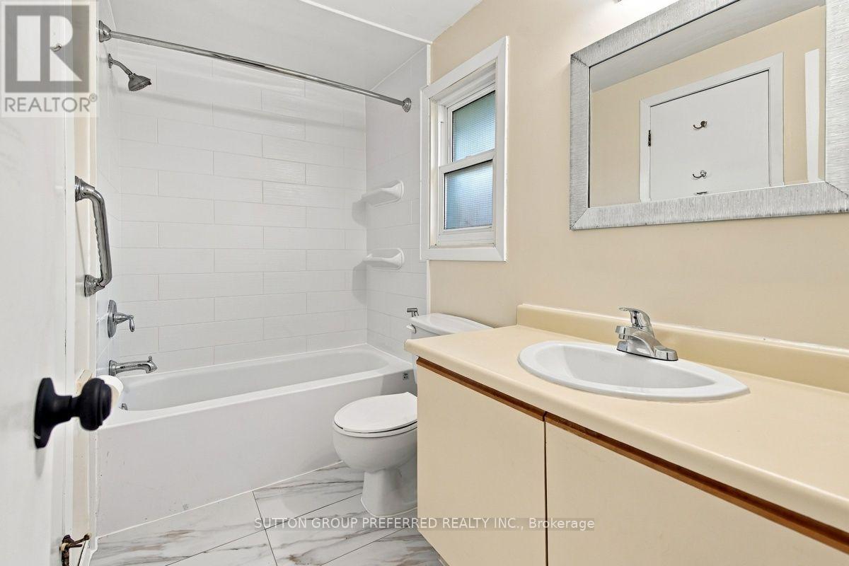 32 - 1318 Highbury Avenue N Property Photo 16